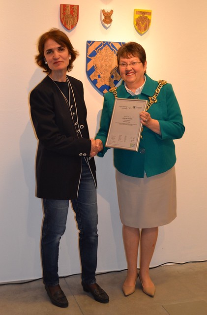 photo of the mayor of Portsmouth handing me my course certificate